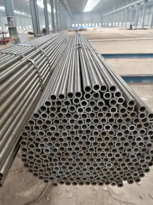 Black Welding Carbon Steel Tube Pipe Sae 1040 Astm A139 Sch 40